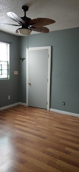 Building Photo - 1415 S Roman St