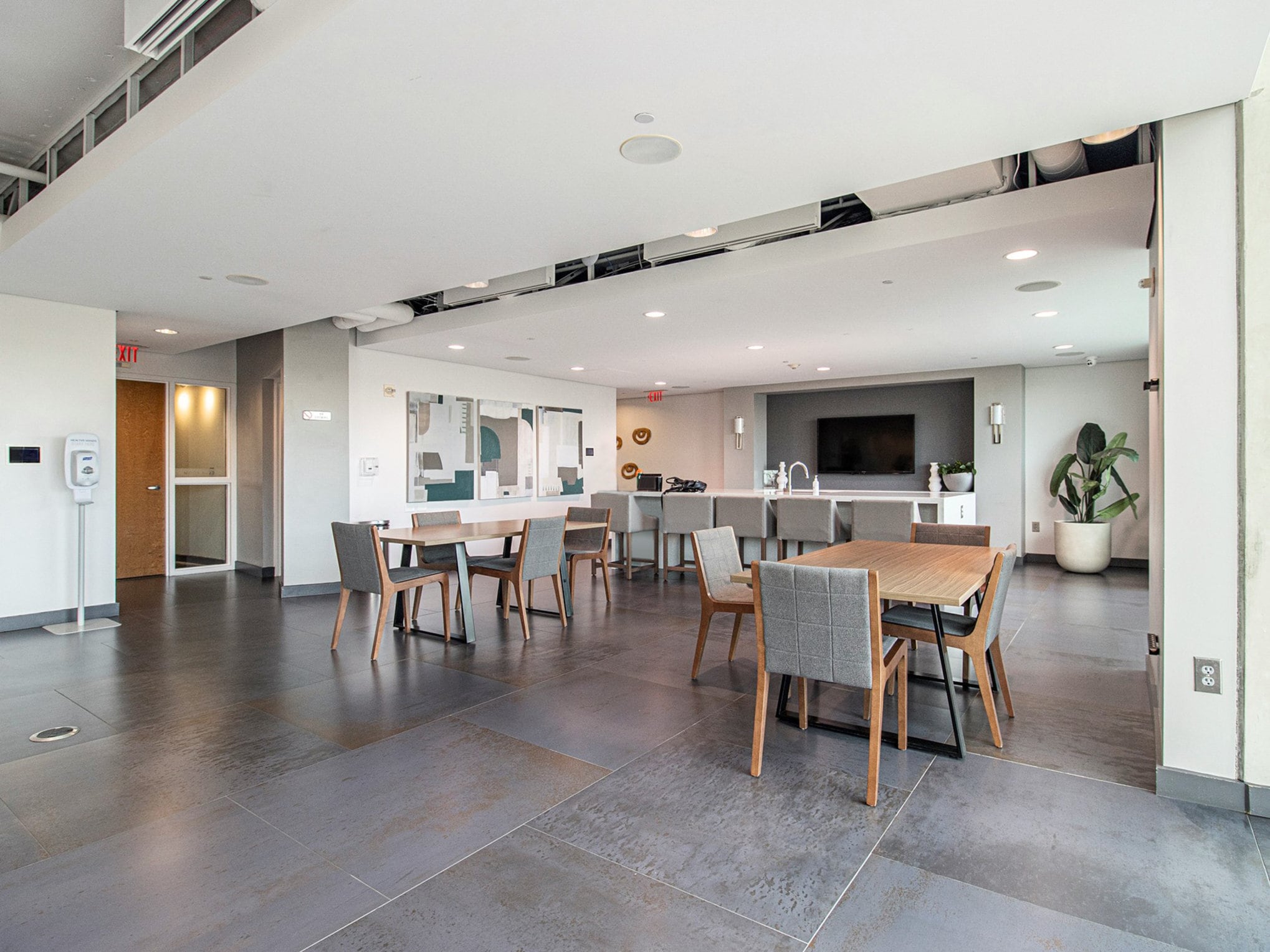 Club room - 361 17th Street