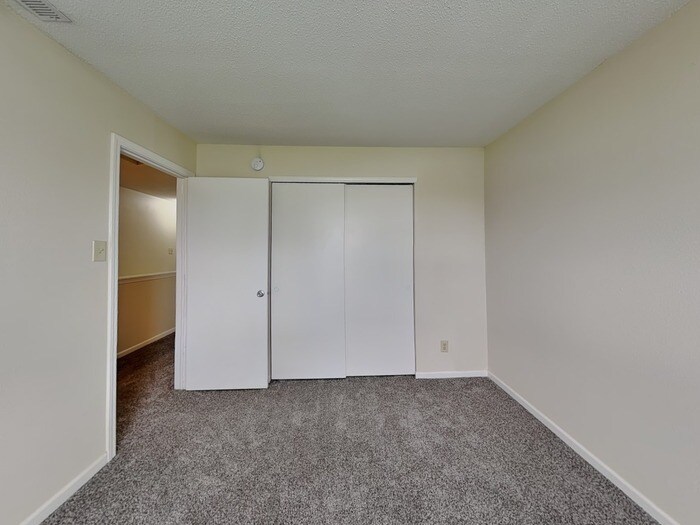 Building Photo - 9140 Amberleigh Dr