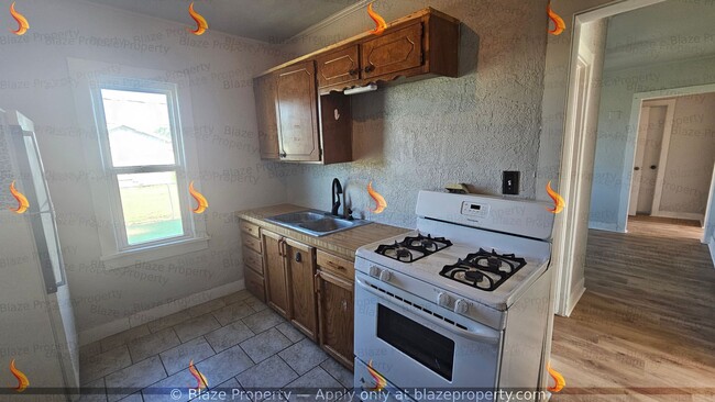 Building Photo - Cozy Country Home on a Large Lot