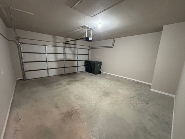 Building Photo - 7717 Hickman St