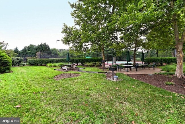 Building Photo - 2121 Jamieson Ave