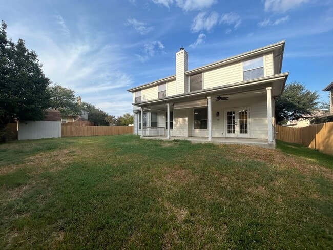 Building Photo - 4 Bedroom / 3.5 Bathroom beautiful house f...