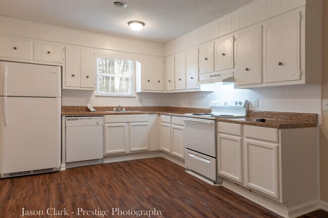 Building Photo - 2708 E Antler Dr