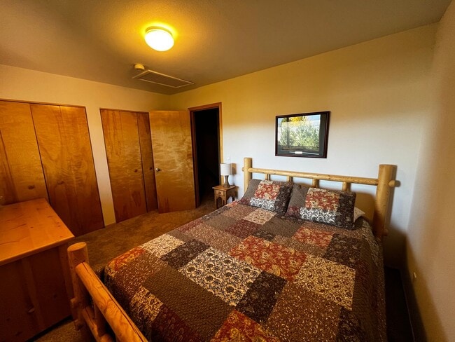 Building Photo - Long Term Rental- Lagoon Townhomes 737D