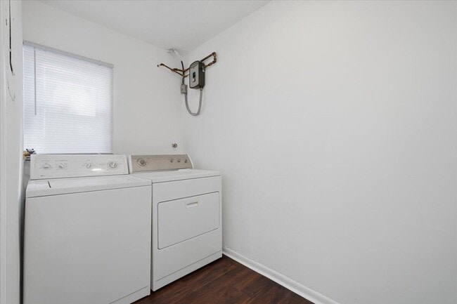 Building Photo - 3907 NW 76th Terrace