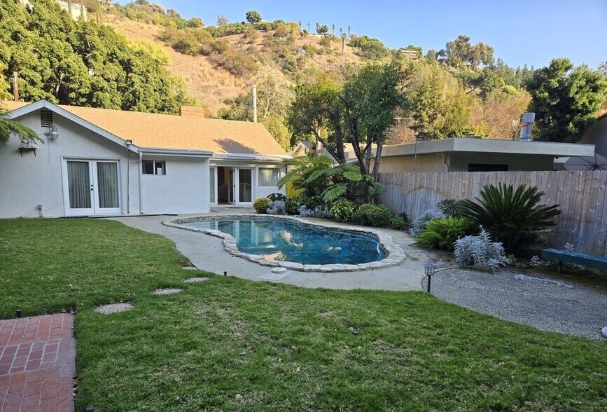 Primary Photo - 1481 Benedict Canyon Dr