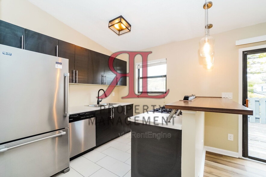 Building Photo - 836 Hickok Dr