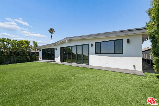 Building Photo - 4132 Punta Alta Dr