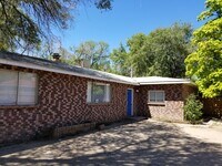 Building Photo - 1846 Henry Cir SW
