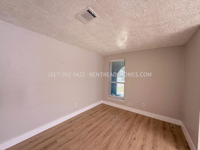 Building Photo - 522 Kenwood Ln