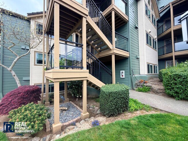 Building Photo - Great Priced 2-Bedroom Condo in the Tacoma Narrows Area – Covered Parking & Patio