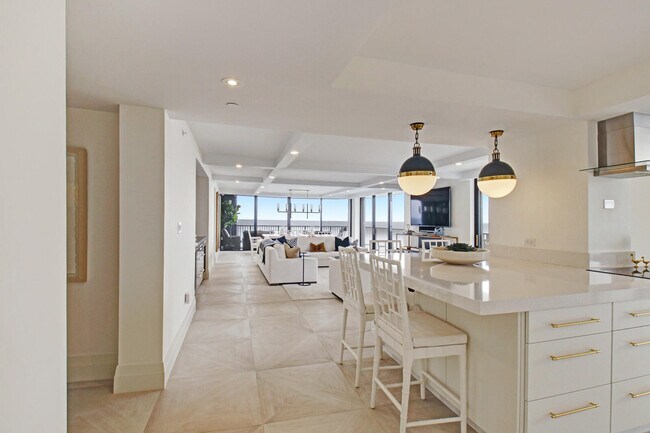 Building Photo - 400 S Beach Rd