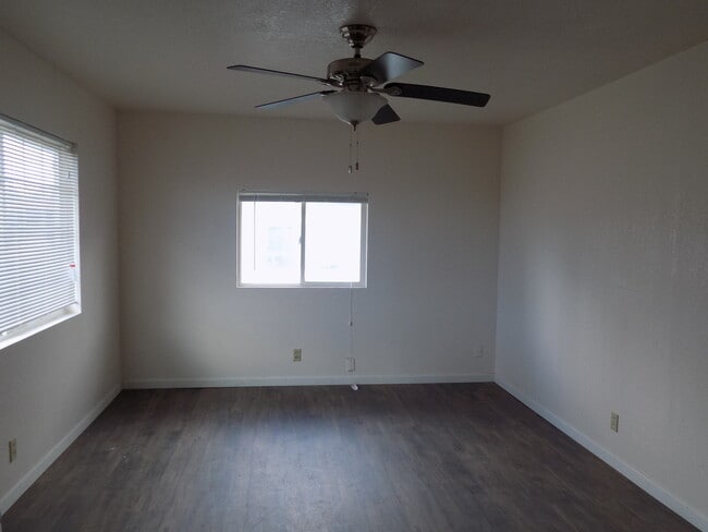 Building Photo - 1865 Hope St