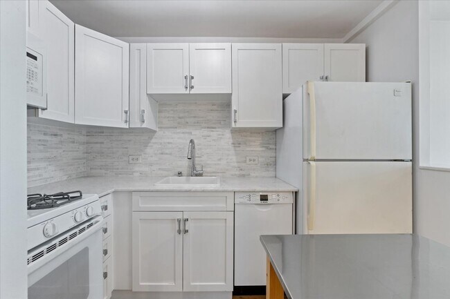 Building Photo - 1 E Scott St