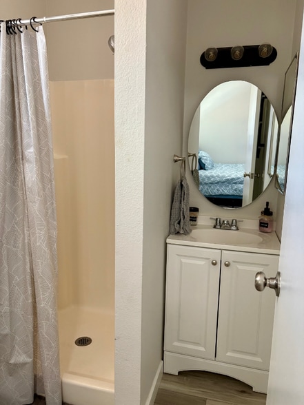 Building Photo - 28409 Victoria Rd