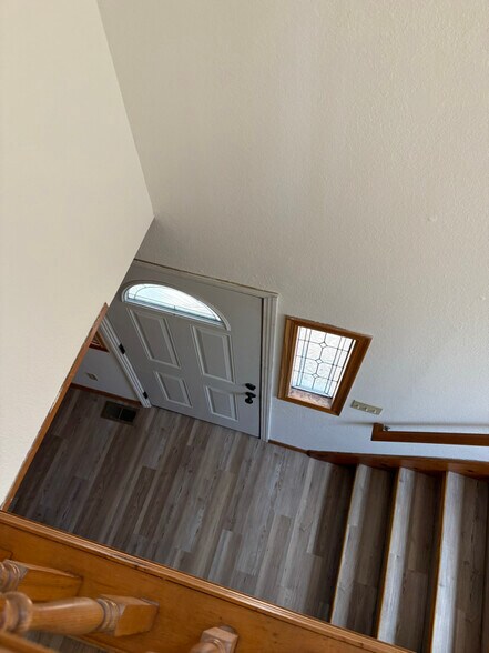 Building Photo - 24064 Grandview Dr