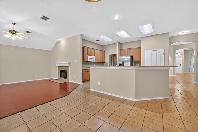 Building Photo - 11714 Peachwood Lake Dr