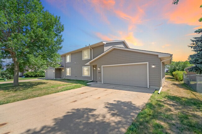 Building Photo - 5305 W Silver Valley Dr