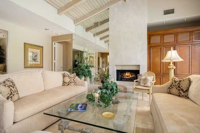 Building Photo - 45640 Rancho Palmeras Dr