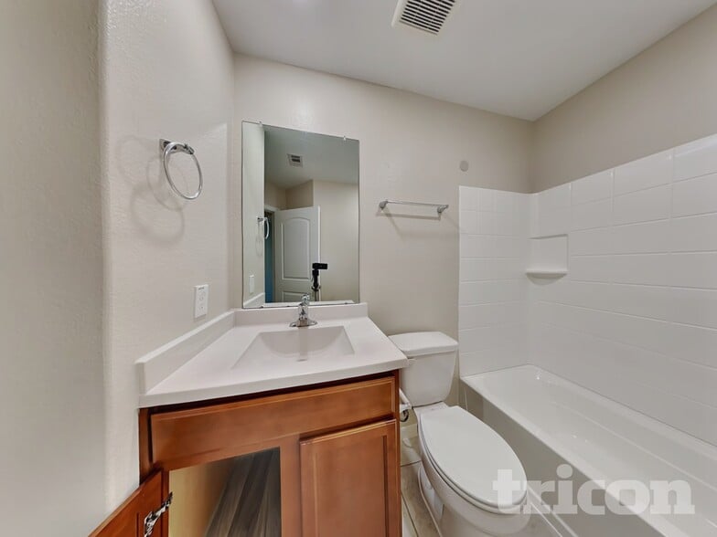 Building Photo - 804 Painted Bison Dr