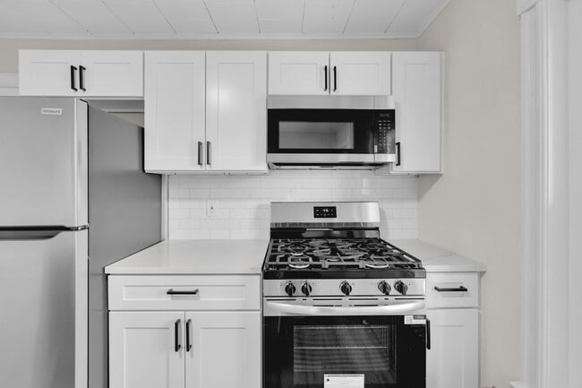 Building Photo - 109 N Sixth St