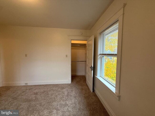 Building Photo - 1740 Arnold Ave