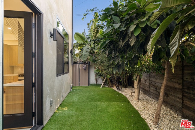 Building Photo - 3909 W Exposition Blvd