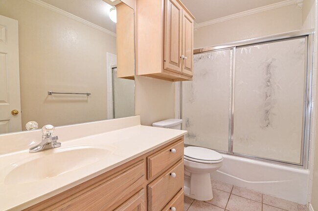 Building Photo - 4432 Lanham St