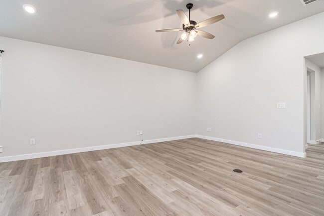 Building Photo - 2021 Escalara St