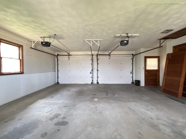 Building Photo - 3170 Asbury Rd