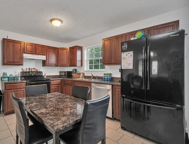 Building Photo - 1863 Country Meadows Dr