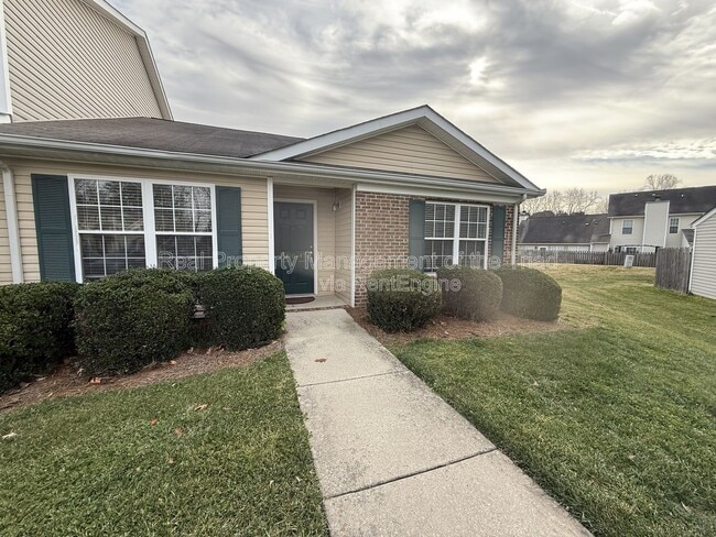 Building Photo - 5810 Battery Dr