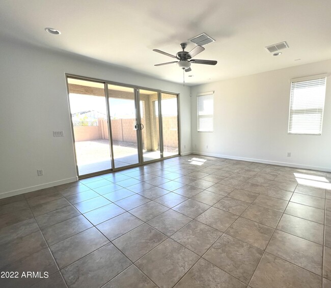 Building Photo - 16943 W Las Palmaritas Dr