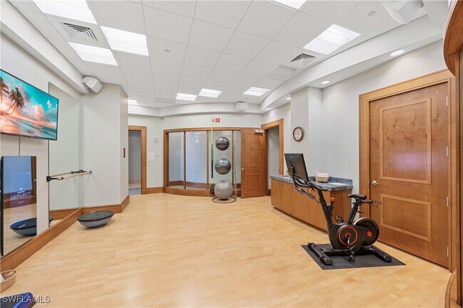 Building Photo - 13675 Vanderbilt Dr
