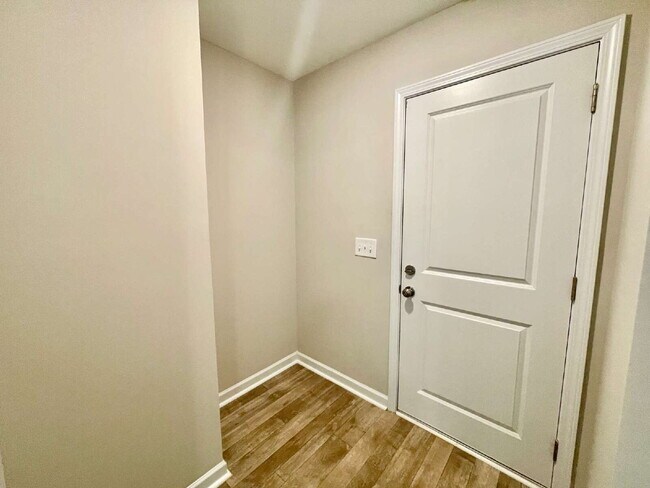 Building Photo - 3-Bedroom Retreat With 2.5 Baths In Fayetteville