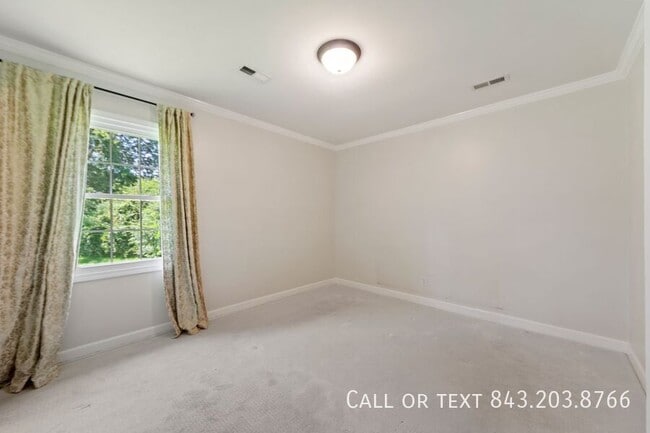 Building Photo - 342 Water Oak Dr