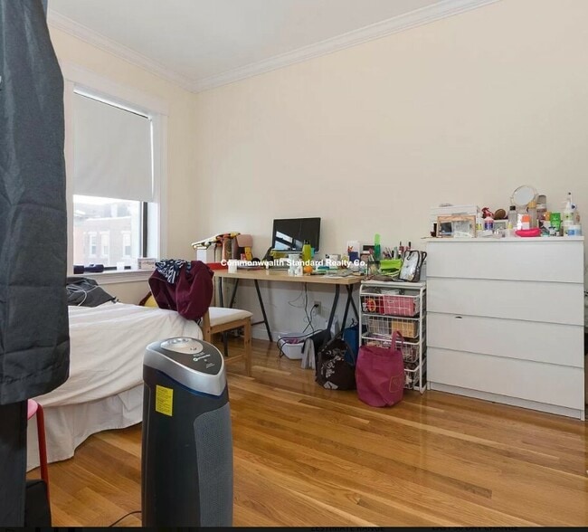 Building Photo - 76 Quint Ave