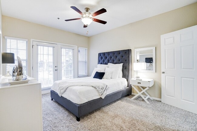 Building Photo - Villas at Katy Trail Apartments