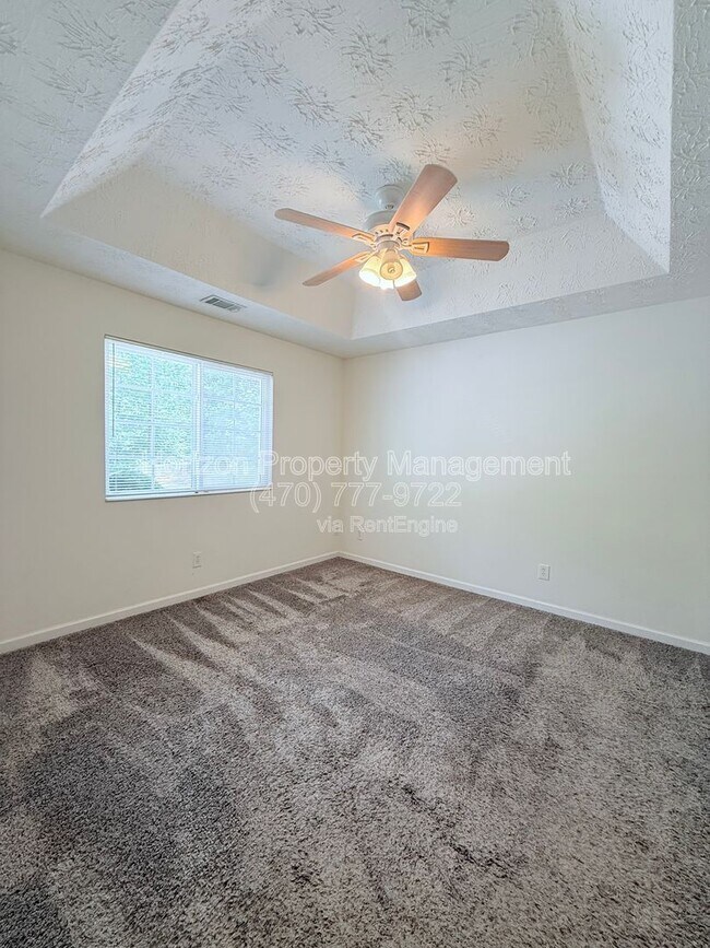 Building Photo - 4019 Hidden Hollow Dr
