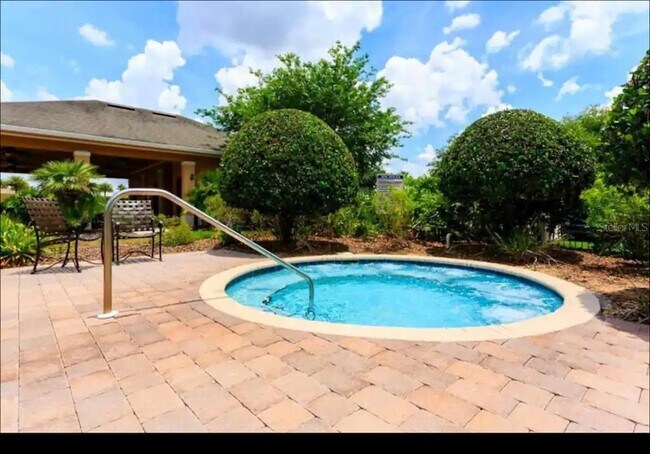 Building Photo - 326 Chelsea Dr