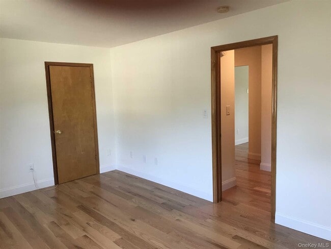 Building Photo - 65 N Chestnut St