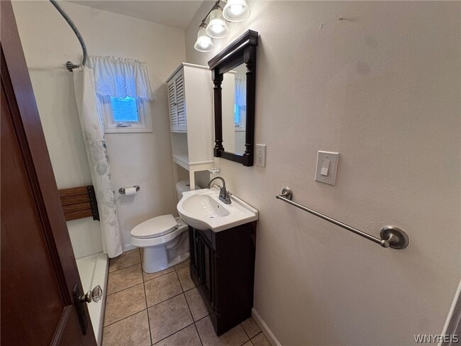 Building Photo - 102 Francis Ave