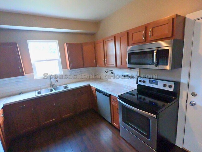 Building Photo - 1402-1404 Charles Street - 1404