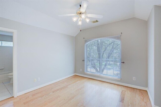 Building Photo - 12310 Lakeshore Ridge Ct