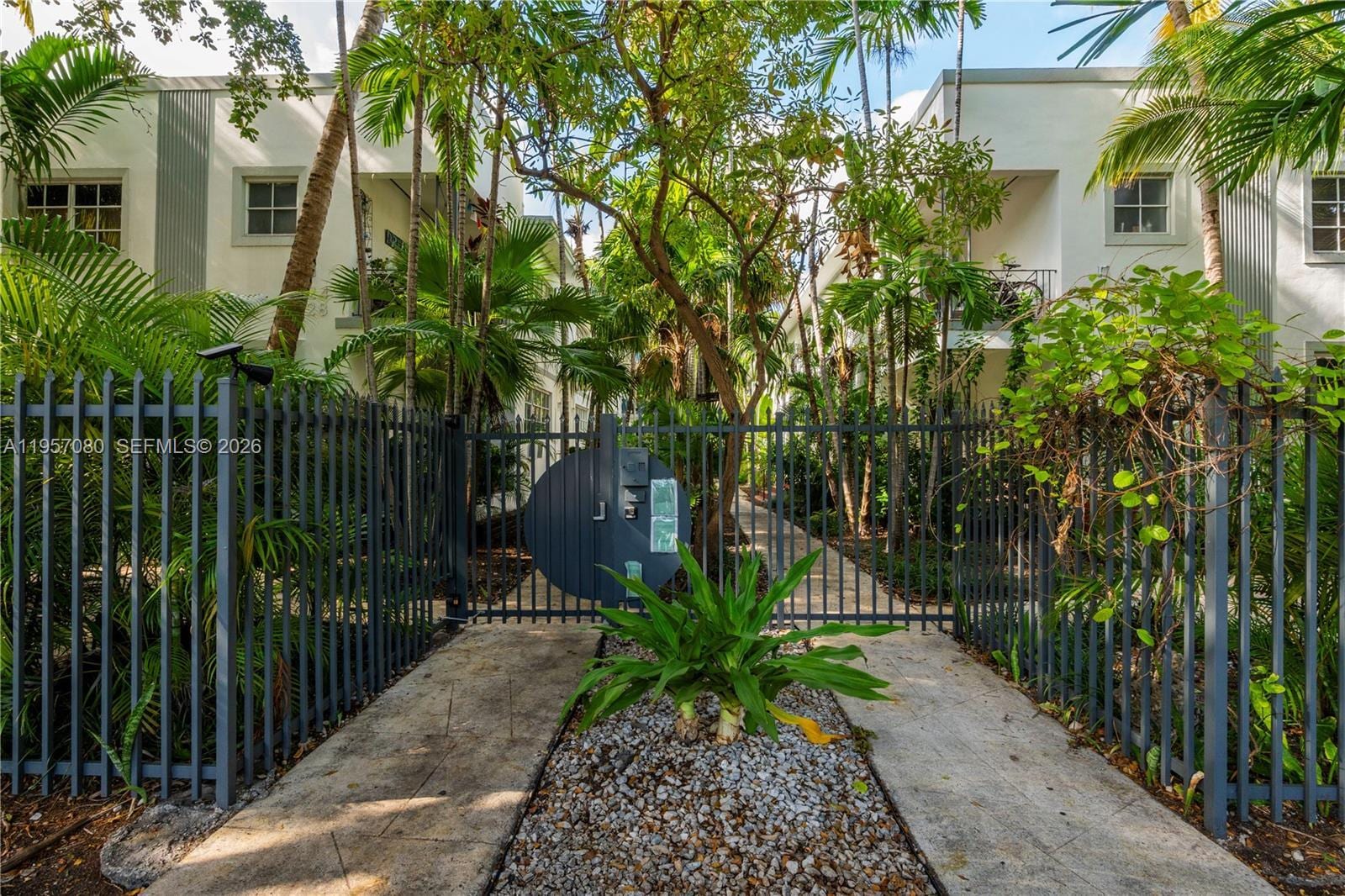 Building Photo - 728 Lenox Ave