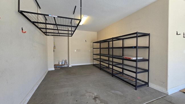 Building Photo - Private Pool in excellent newer neighborhood!