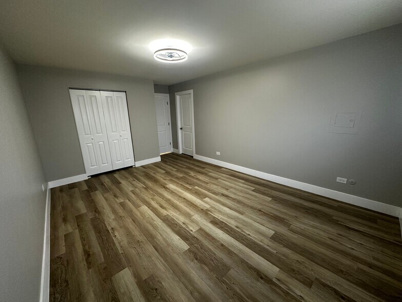 Bedroom - 15623 Greenwood Rd