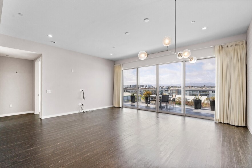 Building Photo - 4140 Glencoe Ave