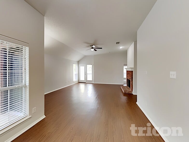 Building Photo - 906 Pheasant Dr